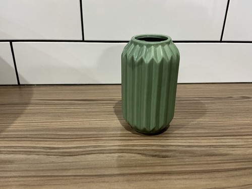 Sage green ribbed vase - sage,