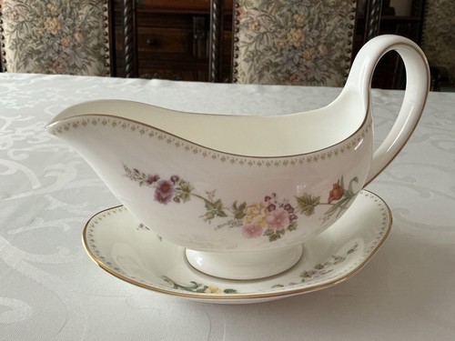 Piece wedgewood dinner - wedgewood,