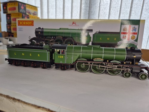 Hornby r3518 lner - hornby,