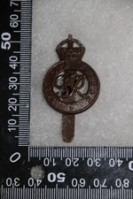 BRITISH ARMY METAL CAP BADGE