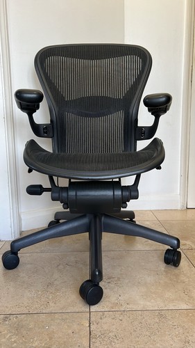 Herman miller aeron - miller, size