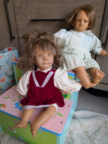 Two expression vintage - two, dolls