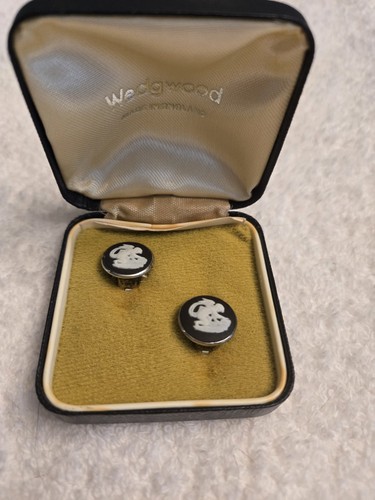Vintage wedgwood cameo black - vintage,