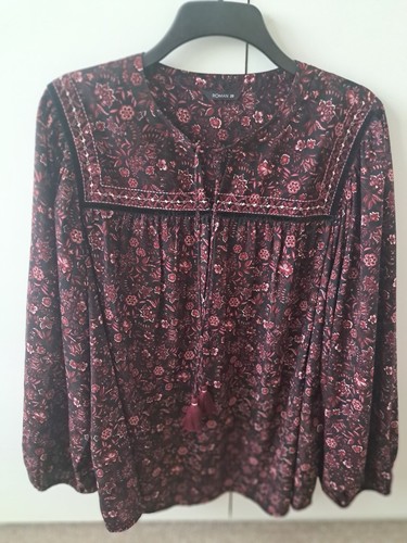 Lovely new without tags roman - lovely,