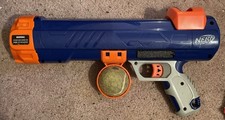 Nerf Dog Gun Ball Thrower Launcher Tennis Ball Inc Ball Storage & 2 Balls - VGC