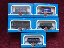 AIRFIX OO' GAUGE RAKE OF 5