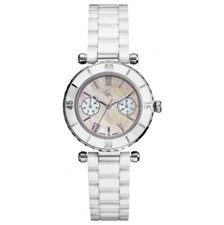 Guess Collection women's diver