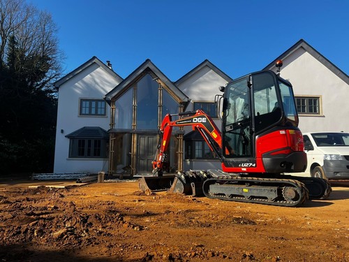 Tonne mini digger hire - 3,