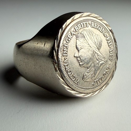 Ring queen victoria coin - ring,
