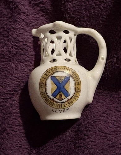 Crested china leven arms - china,