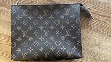 Near Perfect Louis Vuitton Monogram Toiletry Pouch 26 Genuine Receipt SOLD OUT