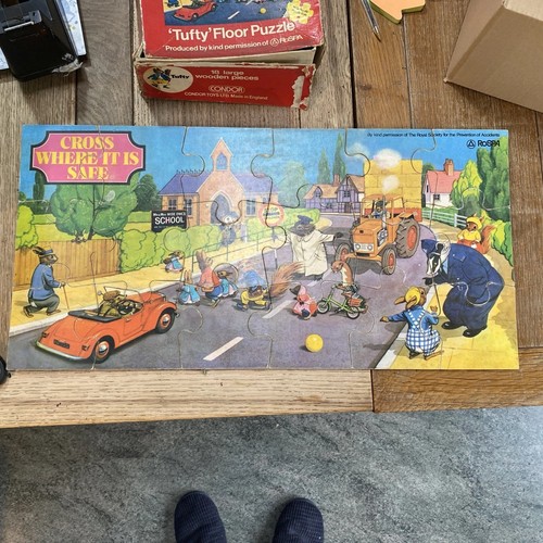 Tufty club wooden floor puzzle - wooden,