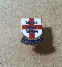 ENGLAND RARE ENAMEL FOOTBALL SUPPORTERS ENGLISH THREE LIONS BADGE