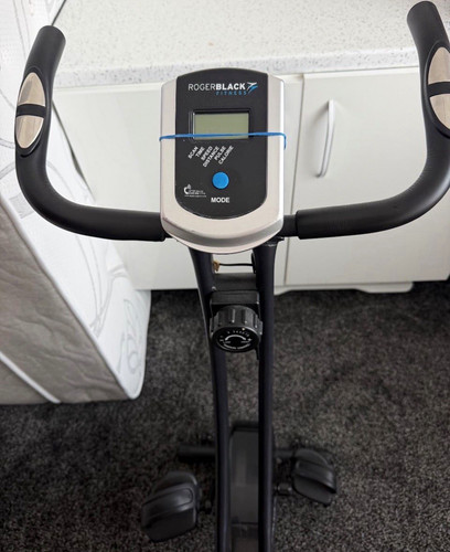 Roger black upright - black,