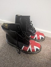 #4 DR. MARTENS UNION JACK