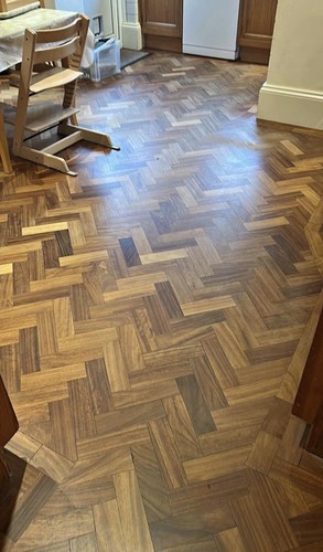 Sqm parquet flooring - 20,