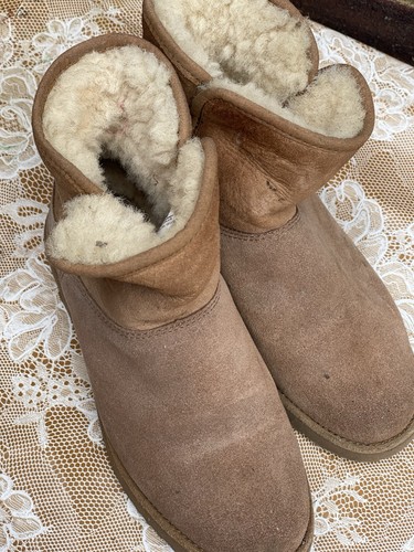 UGG