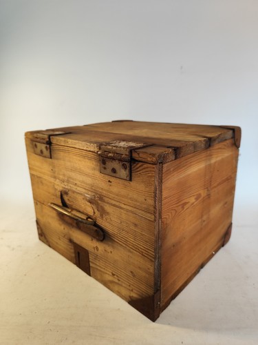 Small munitions box - box, wooden