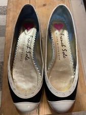 French Sole Black and White