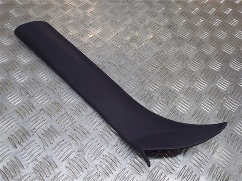 Left pillar black trim - -,
