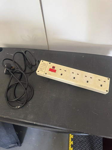 Masterplug way surge - 4-way,