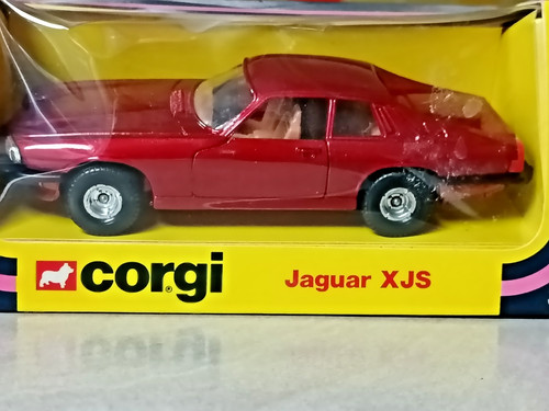 Corgi toys jaguar - toys,