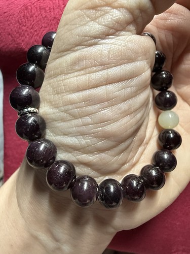 8mm garnet bead - bead, bracelet