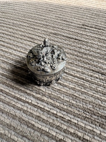 Silver scenes trinket pill - silver,