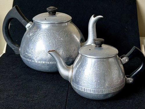 Vintage teapots swan brand - -,