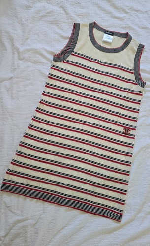 Chanel dress curled with - chanel,