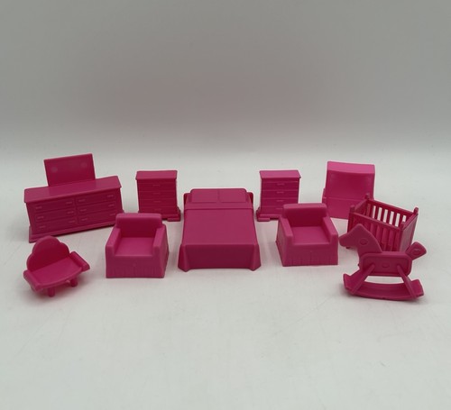 Pink plastic dollhouse - pink,