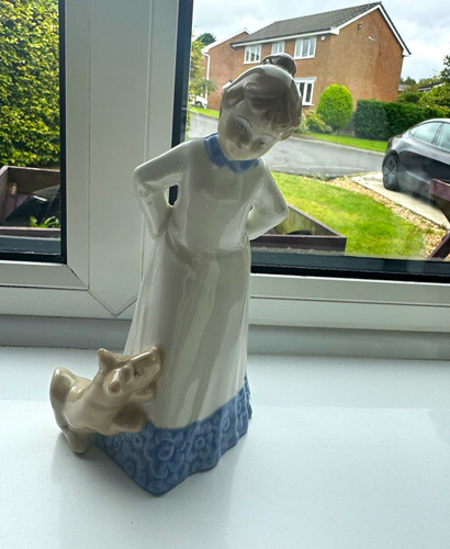 Dahl jensen porcelain figurine - dahl,
