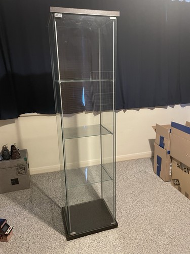 Freestanding glass display - glass,