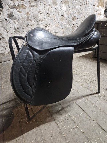 Black gp saddle - black,