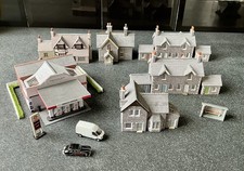 Metcalfe N Scale Buildings With 2 Cars - Model Train Railway Buildings - Job Lot