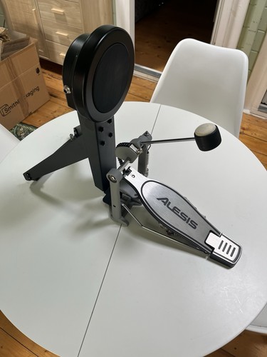 Alesis tower electronic bass - alesis,