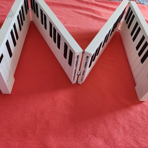 Carry folding piano - carry-on,