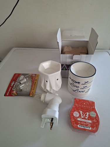 Electric wall plug warmer - wall,
