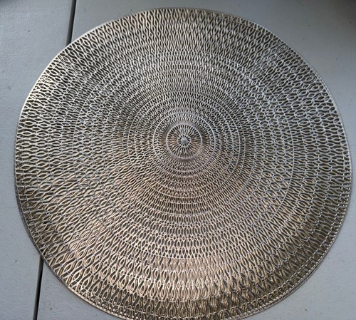 Gold plastic circle - gold,