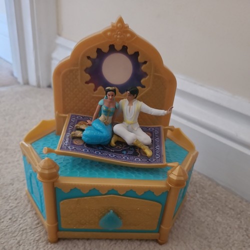 Vintage 90s disney - 90s, aladdin