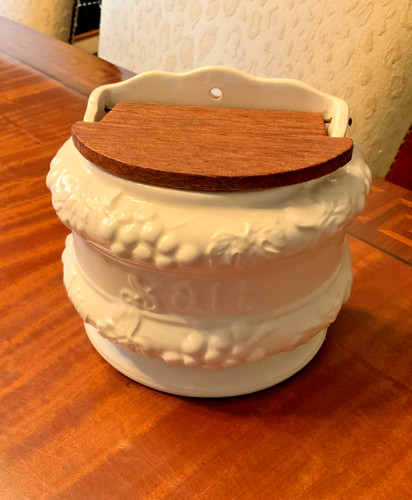 Vintage farmhouse white - vintage,