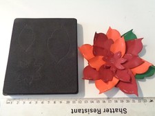Sizzix Originals Flower Petals & Center Christmas Poinsettia ~ Craft Die Cutter