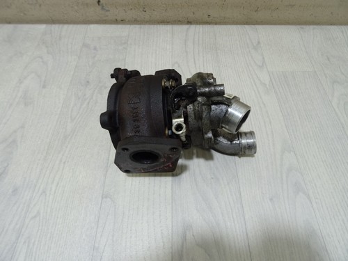 Faulty turbocharger turbo left - faulty,