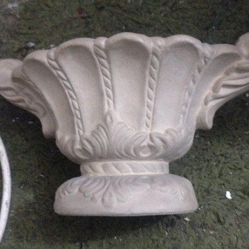 White scalloped fluted - scalloped,