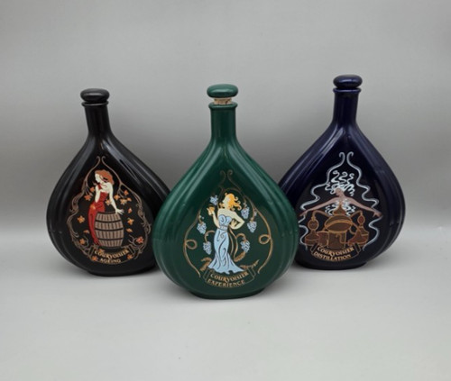 Flask three courvoisier - -,