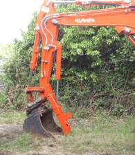 Hydraulic excavator thumb grab