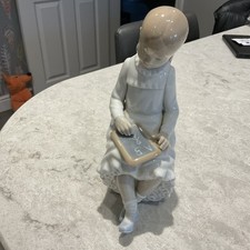 Lladro Nao Porcelain Figurine 'Girl Drawing on Chalkboard' 7.5 inch Tall.