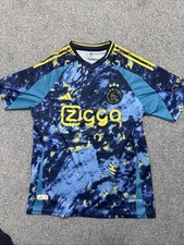 Men’s Size M Ajax Football