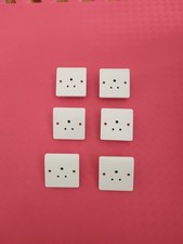 MK LOGIC PLUS 5A Socket Outlet x 6