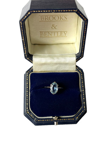 1967 aquamarine ring 9ct white - aquamarine,